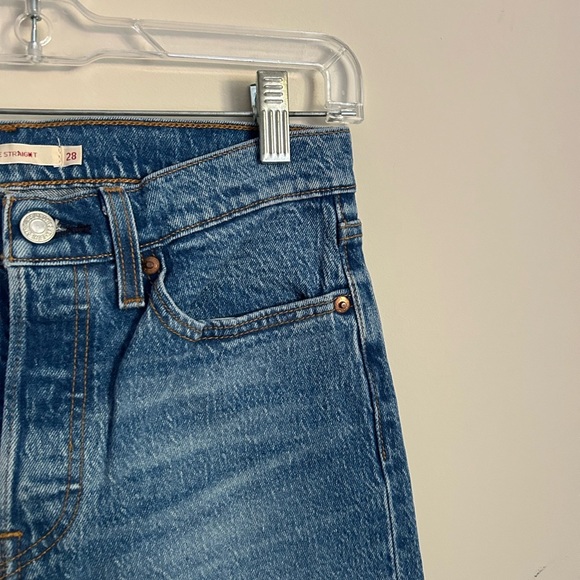 Levi’s Wedgie Straight Jeans Size 28 - Picture 2 of 10